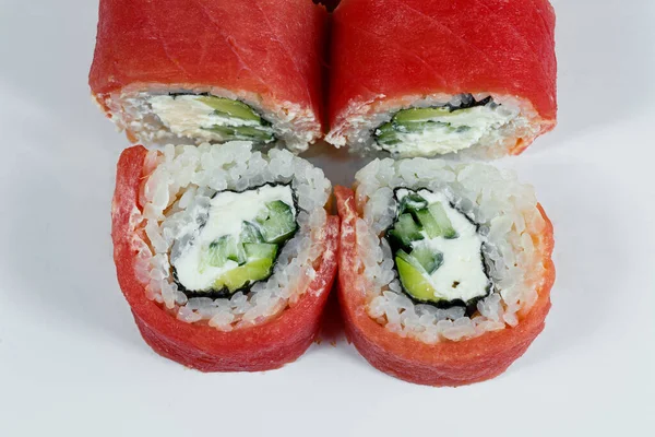 Japans Traditioneel Eten Philadelphia Sushi Broodjes Met Verse Avocado Kaviaar — Stockfoto