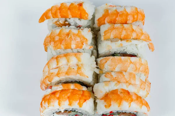 Japońskie Tradycyjne Jedzenie Sushi Rolki Philadelphia Classic Świeżymi Krewetkami Serem — Zdjęcie stockowe