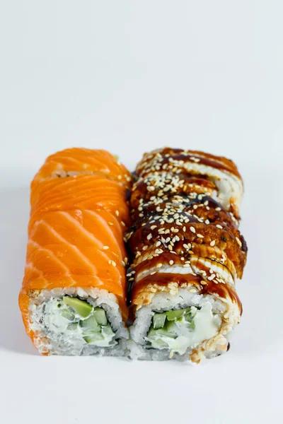 Sushi Had Een Assortiment Sushi Roll Met Avocado Komkommer Sushi — Stockfoto
