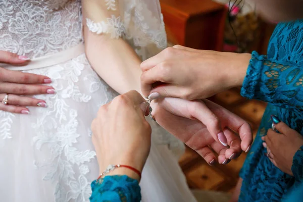 Bride Puts Wedding Jewelry Wedding Day — Stock Photo, Image