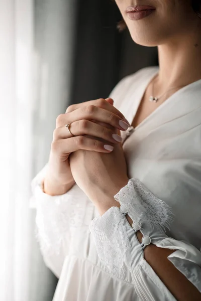 Gentle Female Hands Bride Gold Wedding Ring Ring Finger — Stock Photo, Image