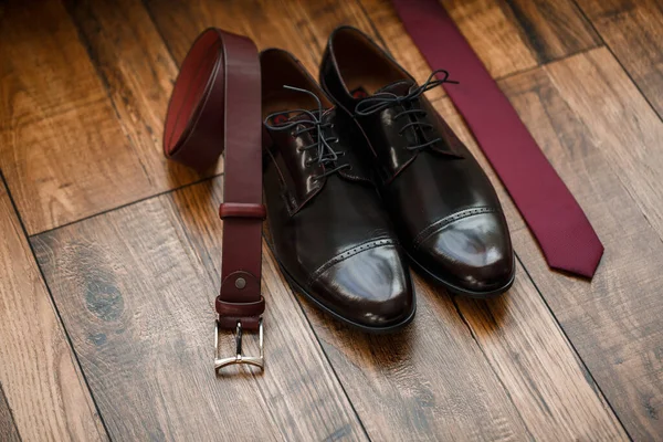 Hommes Ensemble Élégant Accessoires Marié Élégants Pour Jour Mariage Chaussures — Photo