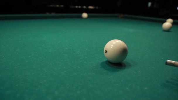 Bilardo Topu Numarası Bilardo Topu Vurur Bir Cebine Düşer Glide — Stok video