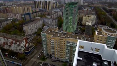 Yüksek binalar için çatı ve havalandırma sistemi.