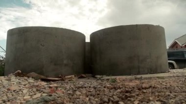 Kuyu ya da septik sistem için beton halkalar.