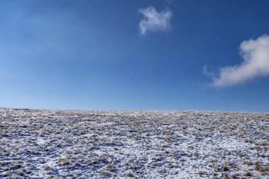 İtalyan Alplerinde kış manzarası