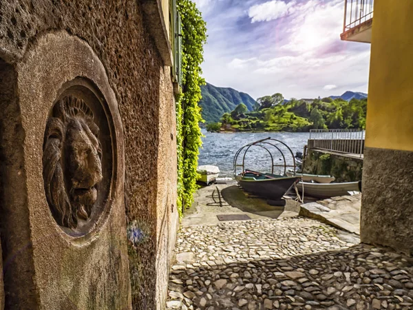 Ossuccio Comacina adası manzaralı Como Gölü üzerinde bir köy foreshortening