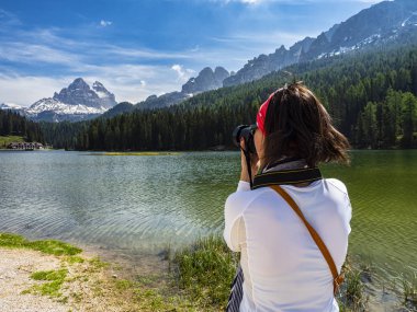 Misurina Gölü manzarası, Dolomites'in en güzel göllerinden biri