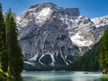  Braies Gölü dolomitlerin en güzel göllerinden biri