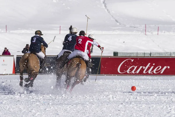St. Moritz - 27 Ocak 2018: Kar Polo Dünya Kupası St.Moritz 2018'de maç aktiviteleri