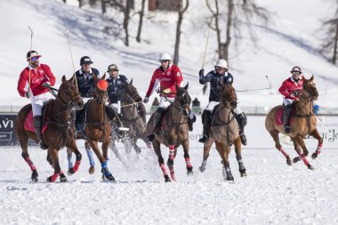 St. Moritz - 27 Ocak 2018: Kar Polo Dünya Kupası St.Moritz 2018'de maç aktiviteleri