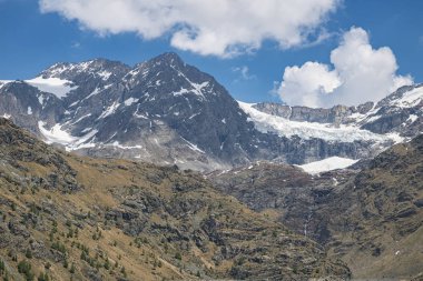 Alp buzul Vadisi manzara
