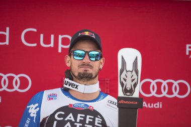 Bormio (Italya) 12/28/2017: Freeride Kayak Dünya Şampiyonası resimleri. Kazanan Italyan Dominic Paris, ikinci yer olarak Norveç 'ten aksel Lund Svindal Jansrud Kjetil üçüncü oldu   