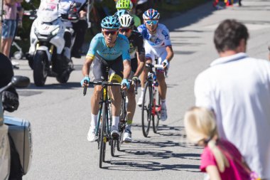 Giro d 'ıtalia 2017 05/21/2017 (Italya): Giro d 'Italia 'nın dünyanın en önemli bisiklet yarışmalarından birinin resimleri. Pubblic destek ve fotoğraf çekmek rota yanında durabilir 