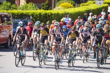 Giro d 'ıtalia 2017 05/21/2017 (Italya): Giro d 'Italia 'nın dünyanın en önemli bisiklet yarışmalarından birinin resimleri. Pubblic destek ve fotoğraf çekmek rota yanında durabilir 