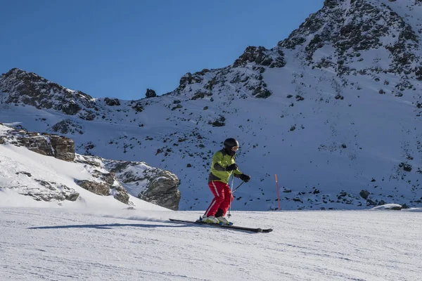 Esquiador Los Alpes —  Fotos de Stock