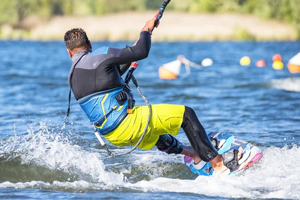 Kitesurfer Cerca Durante Una Sesión —  Fotos de Stock