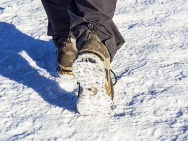 Kışın trekking çizme