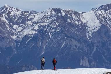 İtalyan alplerinde kış yürüyüşü