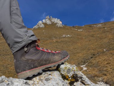 Bir kaya detay trekking çizme 
