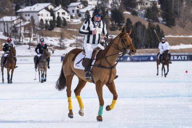 St. Moritz ( İsviçre ) - 30 Ocak 2016: Kar Polo Dünya Kupası St.Moritz 2016'da maç aktiviteleri
