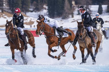 St. Moritz ( İsviçre ) - 30 Ocak 2016: Kar Polo Dünya Kupası St.Moritz 2016'da maç aktiviteleri