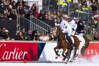 St. Moritz ( İsviçre ) - 30 Ocak 2016: Kar Polo Dünya Kupası St.Moritz 2016'da maç aktiviteleri