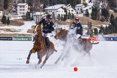 St. Moritz ( İsviçre ) - 30 Ocak 2016: Kar Polo Dünya Kupası St.Moritz 2016'da maç aktiviteleri