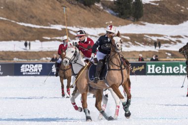 St. Moritz ( İsviçre ) - 30 Ocak 2016: Kar Polo Dünya Kupası St.Moritz 2016'da maç aktiviteleri