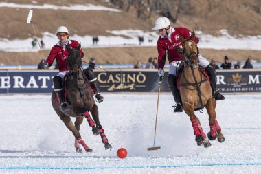 St. Moritz ( İsviçre ) - 30 Ocak 2016: Kar Polo Dünya Kupası St.Moritz 2016'da maç aktiviteleri