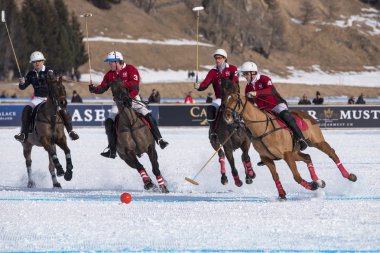 St. Moritz ( İsviçre ) - 30 Ocak 2016: Kar Polo Dünya Kupası St.Moritz 2016'da maç aktiviteleri