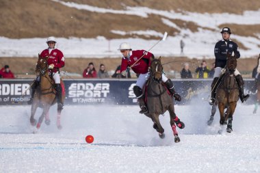 St. Moritz ( İsviçre ) - 30 Ocak 2016: Kar Polo Dünya Kupası St.Moritz 2016'da maç aktiviteleri