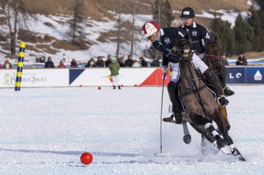 St. Moritz ( İsviçre ) - 30 Ocak 2016: Kar Polo Dünya Kupası St.Moritz 2016'da maç aktiviteleri