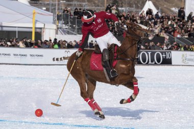 St. Moritz ( İsviçre ) - 30 Ocak 2016: Kar Polo Dünya Kupası St.Moritz 2016'da maç aktiviteleri