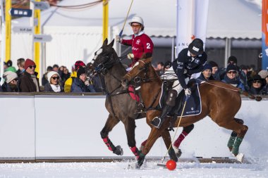 St. Moritz ( İsviçre ) - 30 Ocak 2016: Kar Polo Dünya Kupası St.Moritz 2016'da maç aktiviteleri
