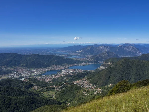 Brianza gölünün manzarası