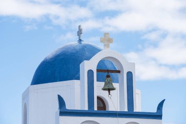 Santorini'deki Yunan çan kulesi