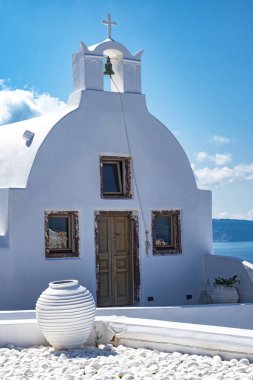 Santorini'deki Yunan çan kulesi
