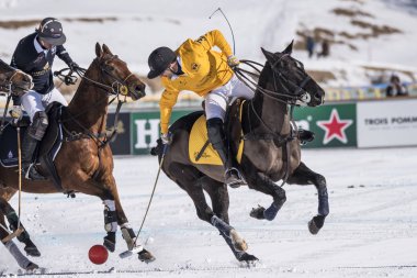 St. Moritz - 30 Ocak 2016: Kar Polo Dünya Kupası St.Moritz 2016'da maç aktiviteleri