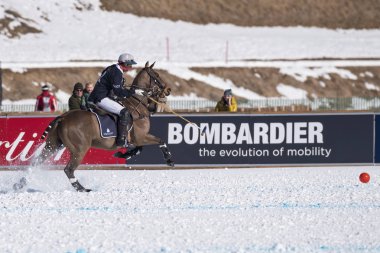 St. Moritz - 30 Ocak 2016: Kar Polo Dünya Kupası St.Moritz 2016'da maç aktiviteleri