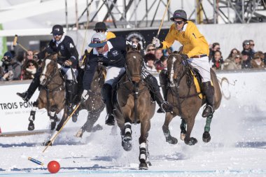 St. Moritz - 30 Ocak 2016: Kar Polo Dünya Kupası St.Moritz 2016'da maç aktiviteleri