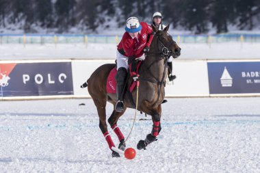 St. Moritz - 30 Ocak 2016: Kar Polo Dünya Kupası St.Moritz 2016'da maç aktiviteleri