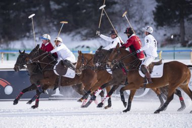 St. Moritz - 30 Ocak 2016: Kar Polo Dünya Kupası St.Moritz 2016'da maç aktiviteleri