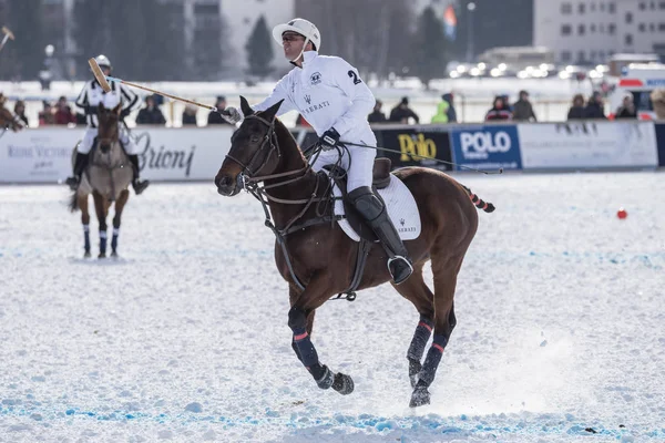 St. Moritz - 30 Ocak 2016: Kar Polo Dünya Kupası St.Moritz 2016'da maç aktiviteleri