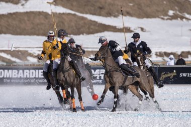 St. Moritz - 30 Ocak 2016: Kar Polo Dünya Kupası St.Moritz 2016'da maç aktiviteleri