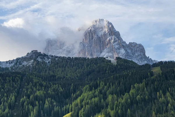 Paesaggio Delle Dolomiti Una Giornata Nuvolosa — Foto Stock