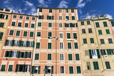 Eski apartman cephelerinin manzarası