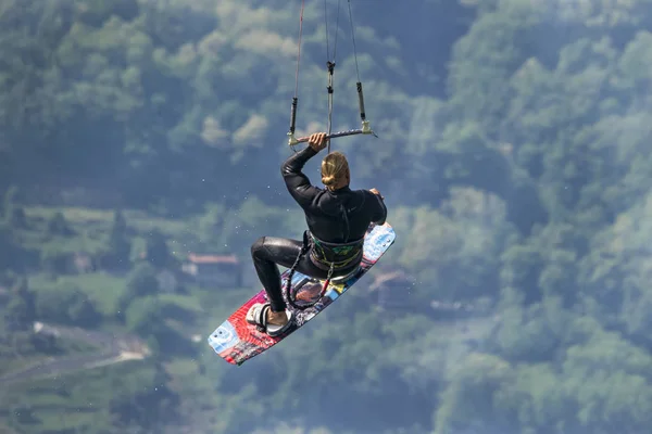 Vista Del Hombre Wakeboard Volando Aire — Foto de Stock
