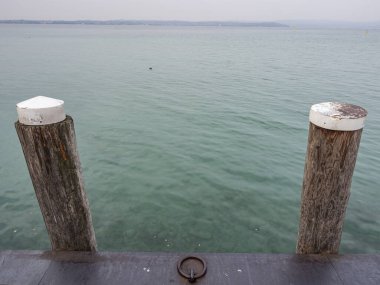 Garda Gölü 'ne demir atmış.