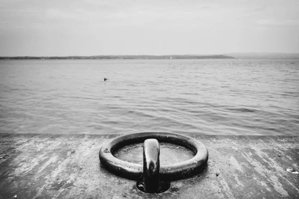 Anel de amarração no Lago de Garda — Fotografia de Stock